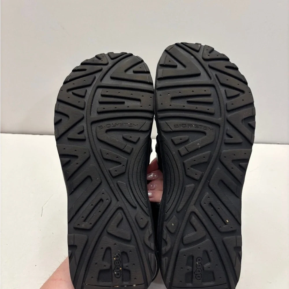 Abeo men’s black sandals size 11